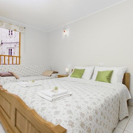 Top City Center Apartments Шибеник Экстерьер фото