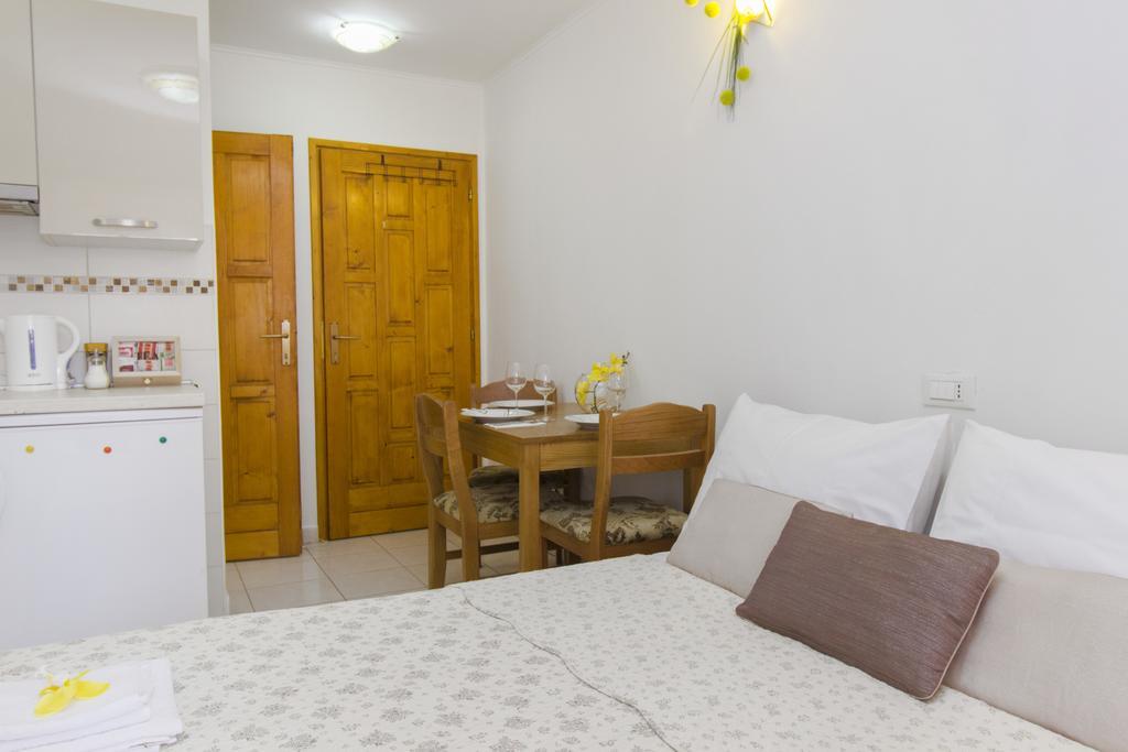 Top City Center Apartments Шибеник Экстерьер фото