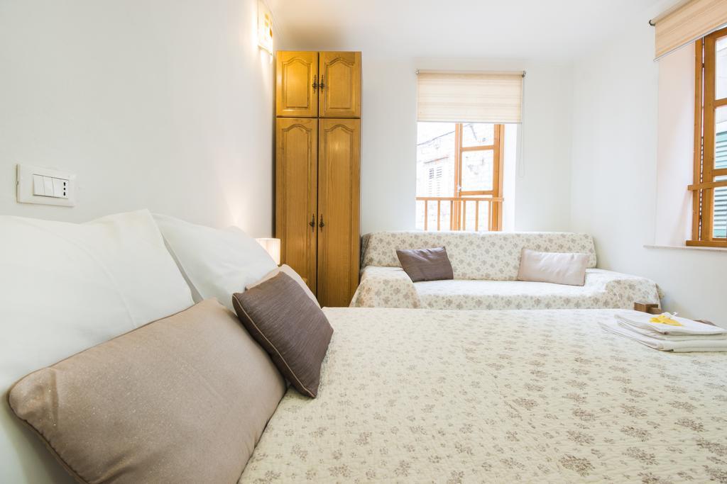 Top City Center Apartments Шибеник Экстерьер фото