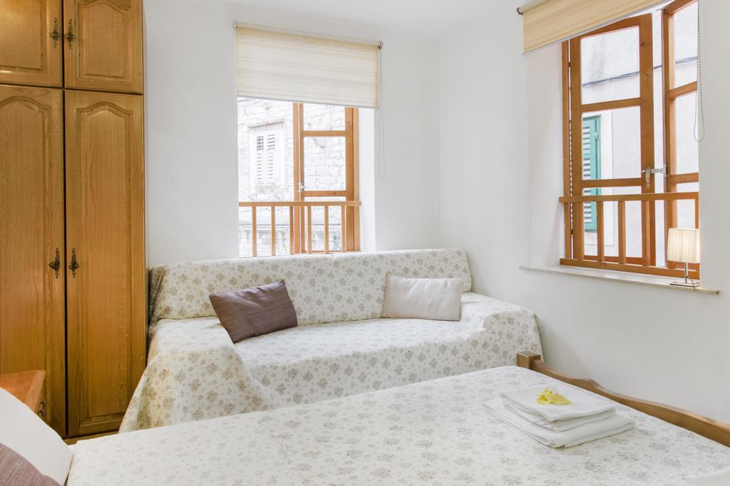 Top City Center Apartments Шибеник Экстерьер фото