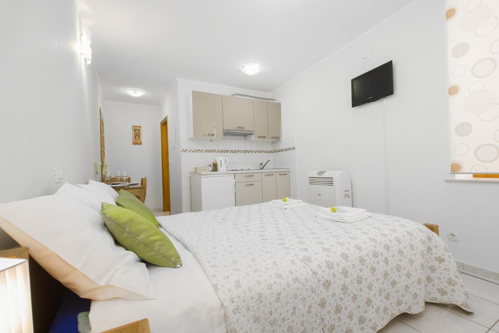 Top City Center Apartments Шибеник Экстерьер фото