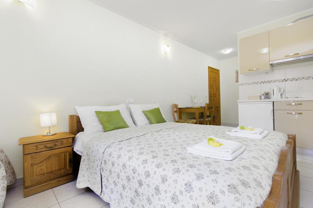 Top City Center Apartments Шибеник Экстерьер фото